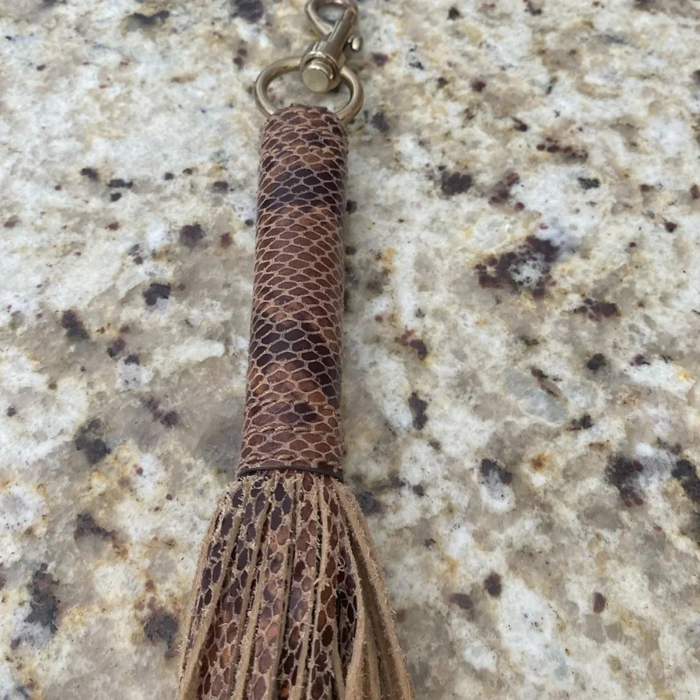 EUC GILI SNAKE EMBOSSED GENUINE LEATHER LARGE TASSEL - Picture 4 of 7